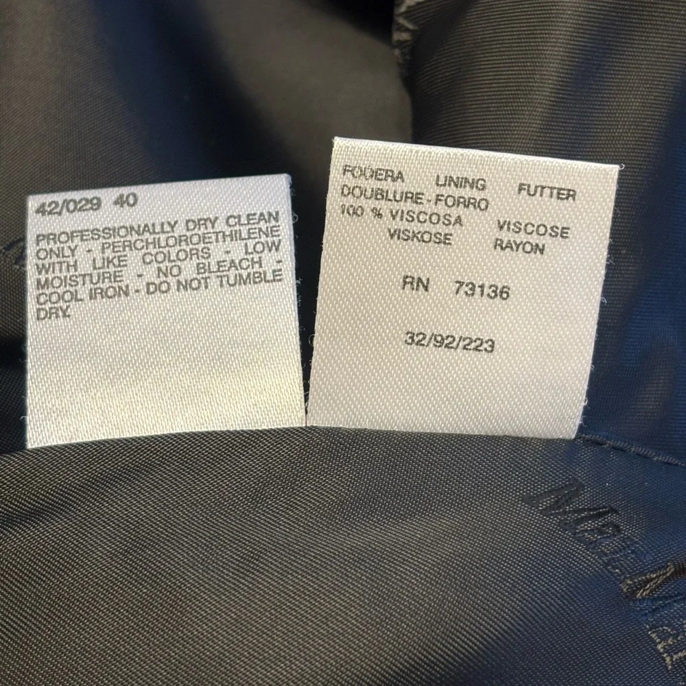 MaxMara Classic Black Coat - Picture 5 of 6